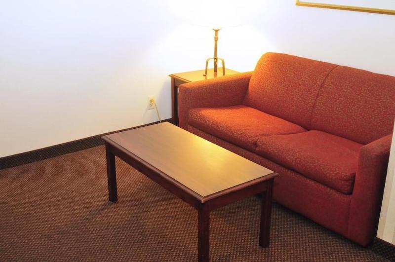 Comfort Suites Newark - Harrison Exterior foto